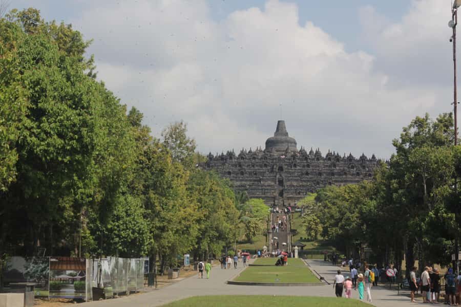 Yogyakarta: Borobudur and Prambanan tour - Authentic Experiences That Make a Difference