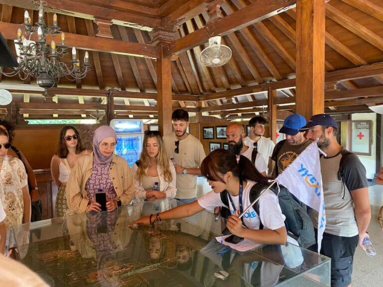 Yogyakarta: Borobudur Climb-up and Prambanan Guide Tour - Borobudur: A Masterpiece of Spiritual Architecture