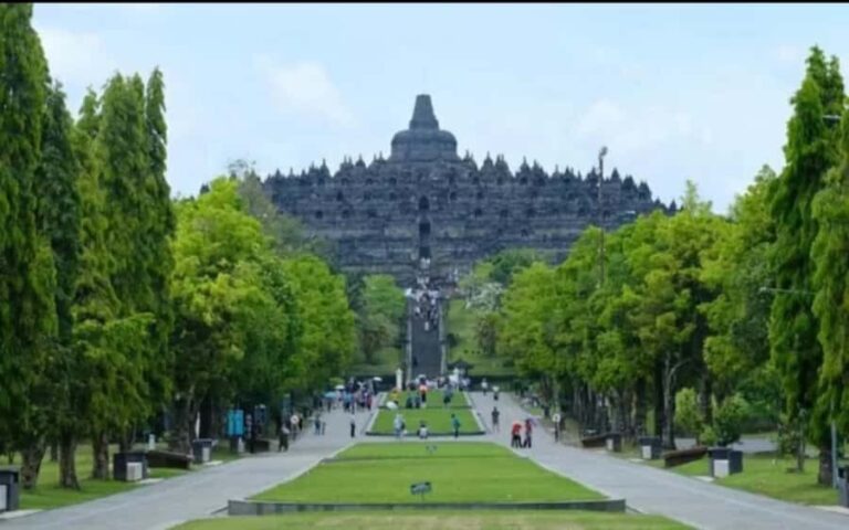 YOGYAKARTA; BOROBUDUR CLIMB UP & EXPLORE BOROBUDUR VILLAGE. - Experiencing Borobudur at Dawn