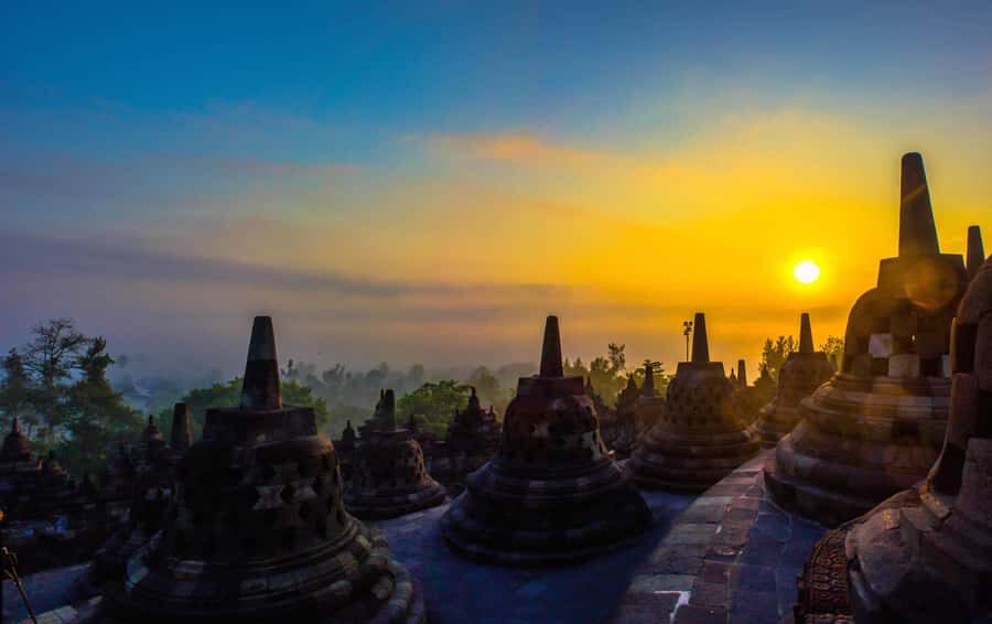 Yogyakarta: Borobudur Sunrise Climb or Sunset and Prambanan - A Luxurious Breakfast at Manohara