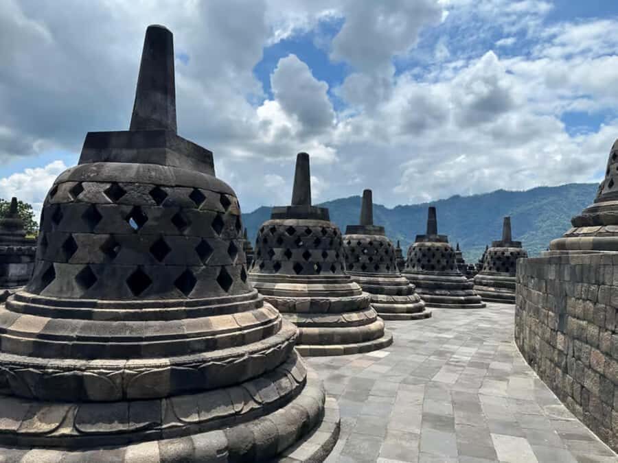 Yogyakarta: Borobudur Sunrise from temple with Breakfast - The Itinerary in Detail
