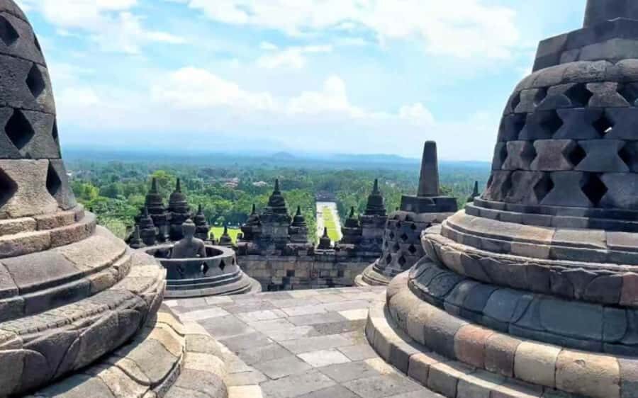 Yogyakarta: Borobudur Temple Guided Tour - Who Will Enjoy This Tour?
