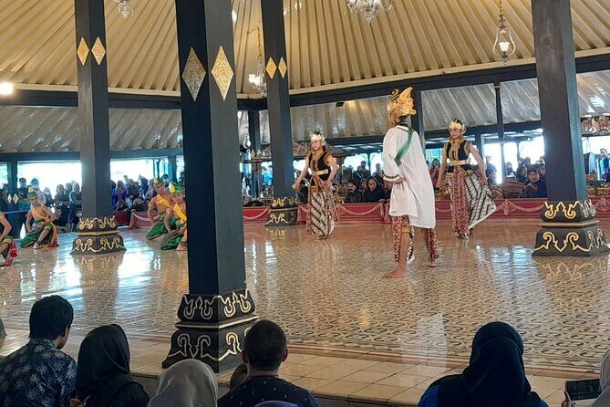 Yogyakarta City and Prambanan Temple Sunset Tour - Transportation and Comfort