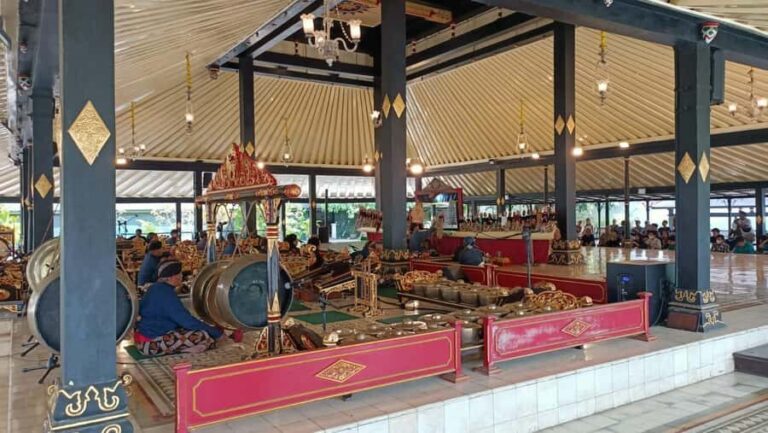 YOGYAKARTA : EXPLORE THE CULTURAL AND NATURE - Who Will Love This Tour?