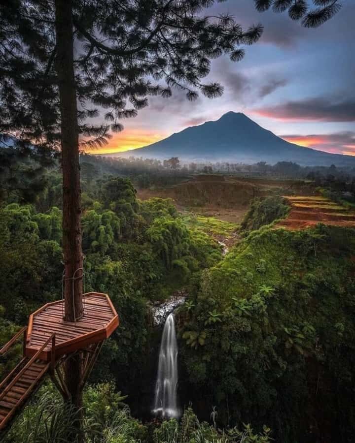 YOGYAKARTA; KEDUNG KAYANG WATERFALL AND SELOGRIYO TEMPLE. - Exploring the Highlights in Detail