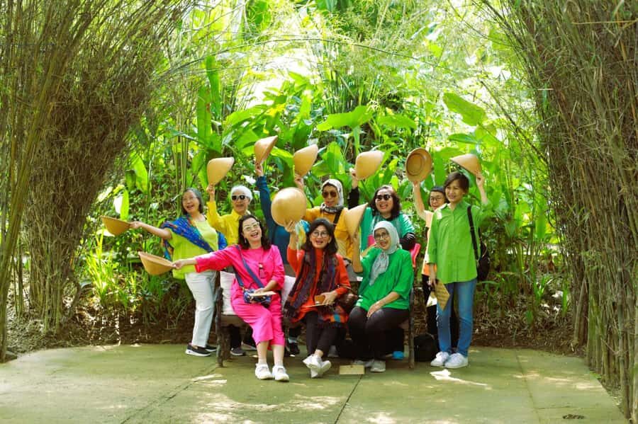 Yogyakarta/Magelang: Selogriyo Temple and Weaving Tour - The Fiber Garden: A Window into Indonesia’s Weaving Heritage