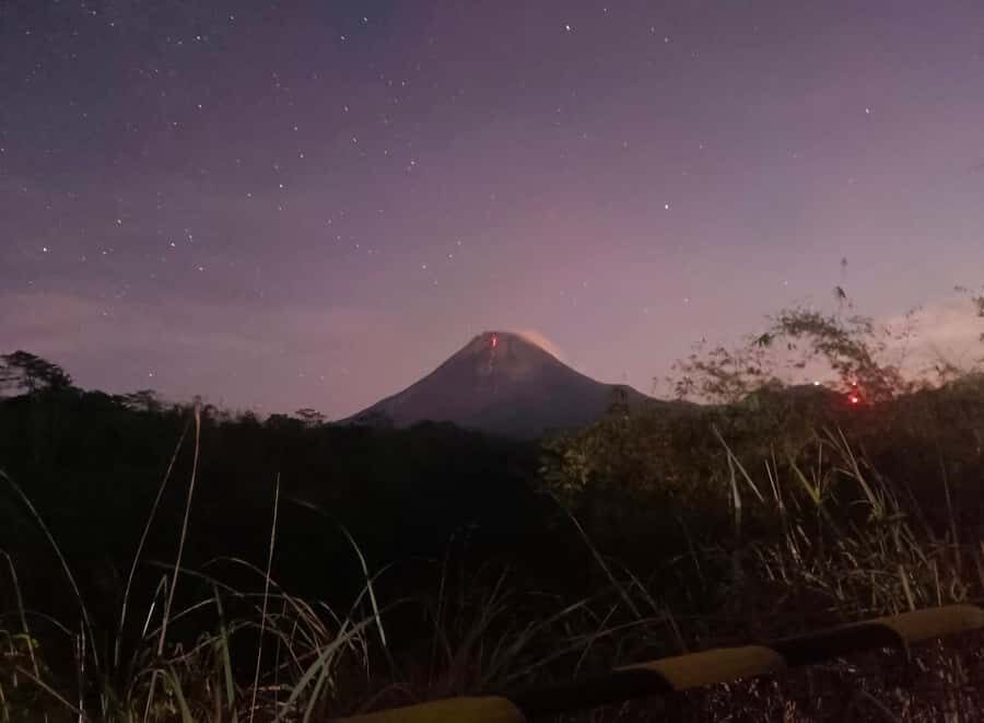 Yogyakarta: Merapi Volcano Night Trip with Lava & Star View - The itinerary in detail