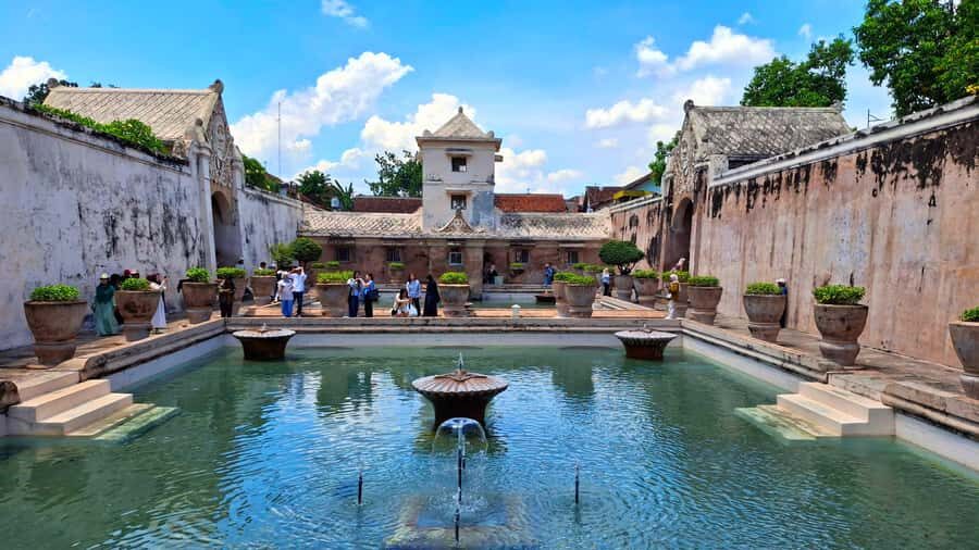 Yogyakarta: Palace & Tamansari with unique transportation - Deep Dive into the Itinerary