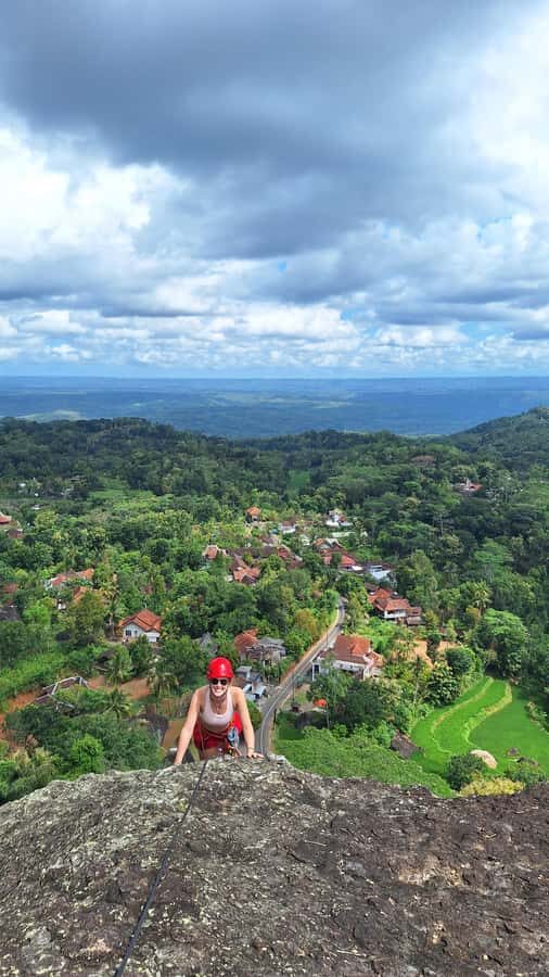 Yogyakarta: Parangtritis Beach Rock Climbing Tour - What to Expect on the Tour