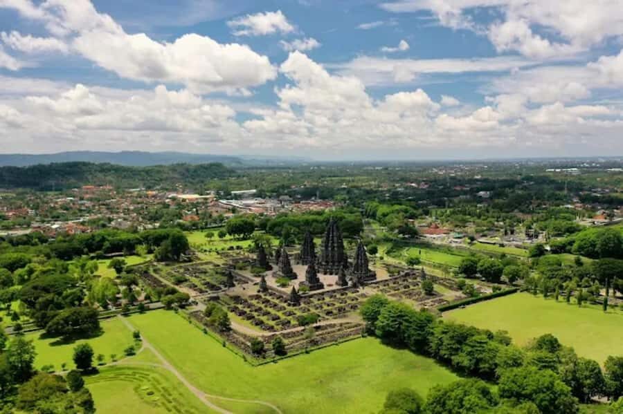 Yogyakarta: Prambanan Temple & Pindul Cave Shared Day Tour - Exploring Prambanan: Indonesia’s Largest Hindu Temple