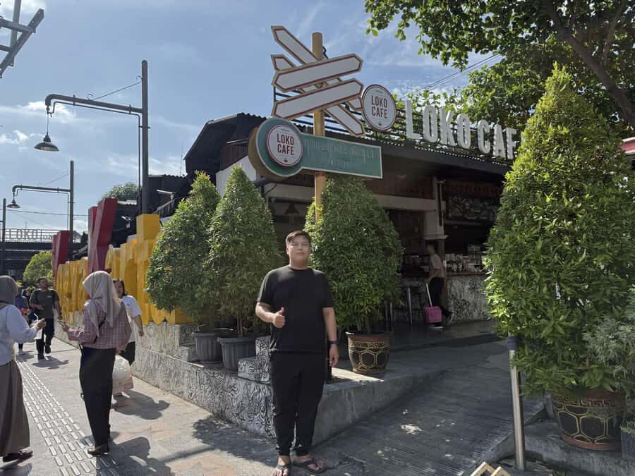 Yogyakarta: Sultan Palace and Water castle Guided Tour - Malioboro Street and Beringharjo Market