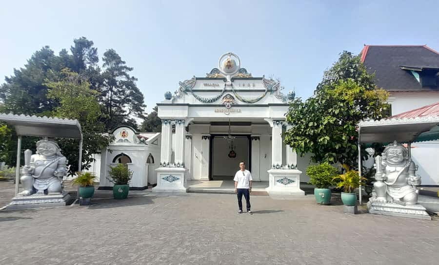 Yogyakarta: Sultan's Palace, Borobudur & Sunset Tour - An In-Depth Look at the Tour Experience