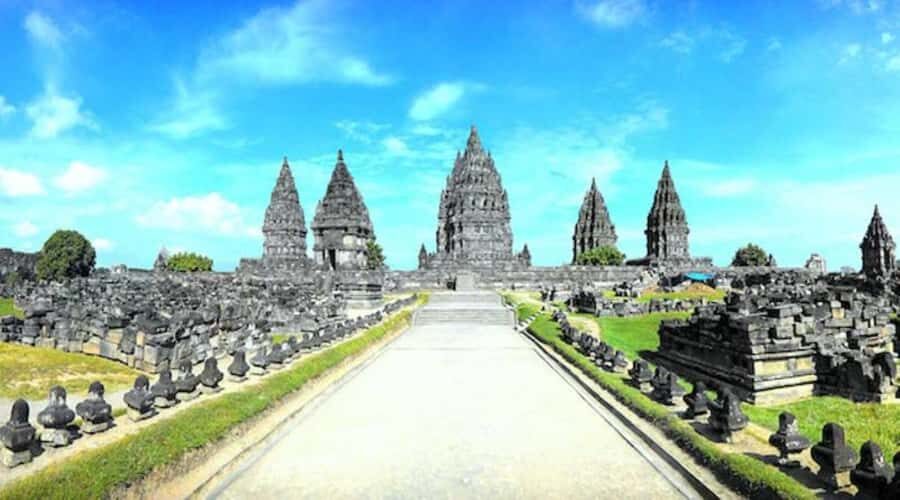 Yogyakarta: Tour Borobudur & Prambanan (Guaranteed climb) - What Makes This Tour Stand Out?