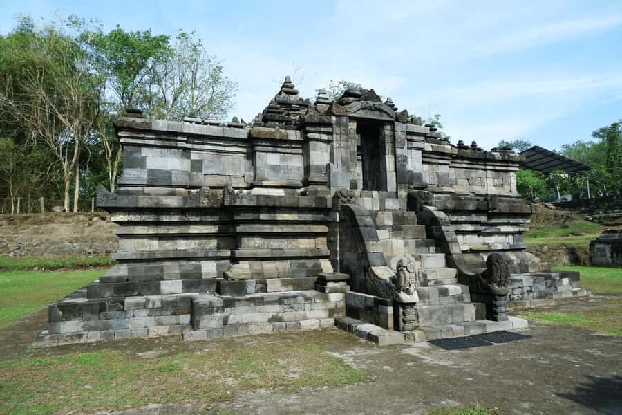Yogyakarta: Unveiling Javanese Temple - Exploring the Hidden Sanctuary