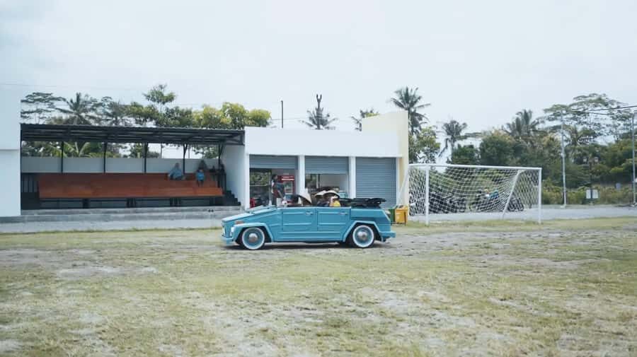 Yogyakarta : VW Borobudur English Guide Tour Day Trip - Practical Details: How It Works