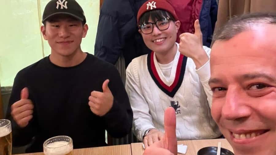 Yokohama Bar Hopping: Deep Spots & Izakayas with a Local - The First Stop: A Cozy Local Restaurant with a Great Beer & Food Selection