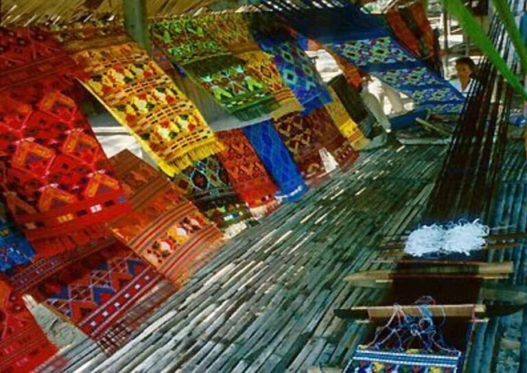 Zamboanga: Yakan Weaving Village & Barter Trade Tour - Analyzing the Value