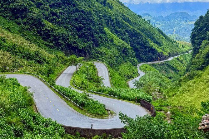 Zgo Ha Giang Loop 2 days - Small group - From Ha Noi - Day 2: Visiting Quan Ba Heaven Gate and the UNESCO Geopark