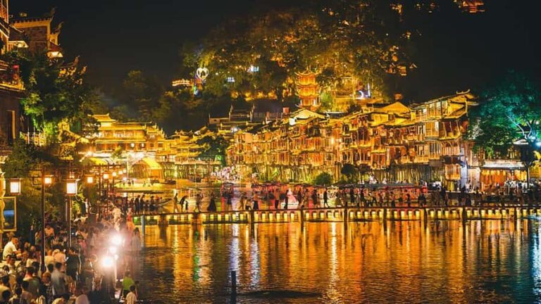 Zhangjiajie: Furong & Fenghuang Ancient Towns Day Tour - What Makes This Tour Stand Out?