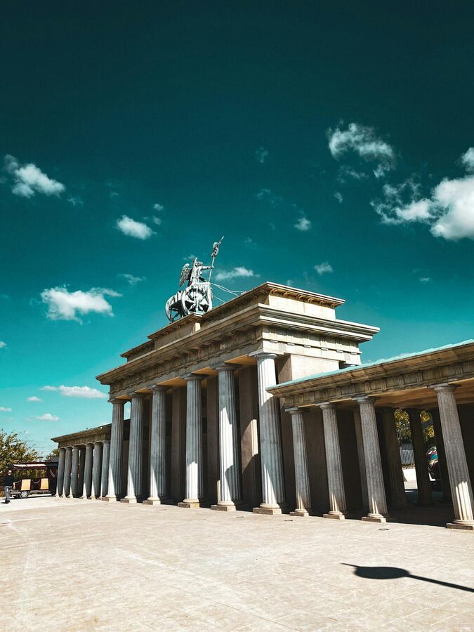 brandenburg-gate-clear-sky