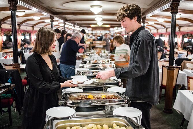 Budapest Danube Cruise and Dinner Options, Live Music and Dance - Live Folk Music and Folklore Dance: The Part You’ll Remember