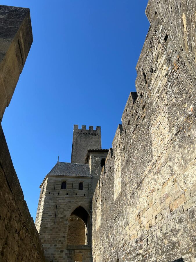 carcassonne medieval castle walls 33066798