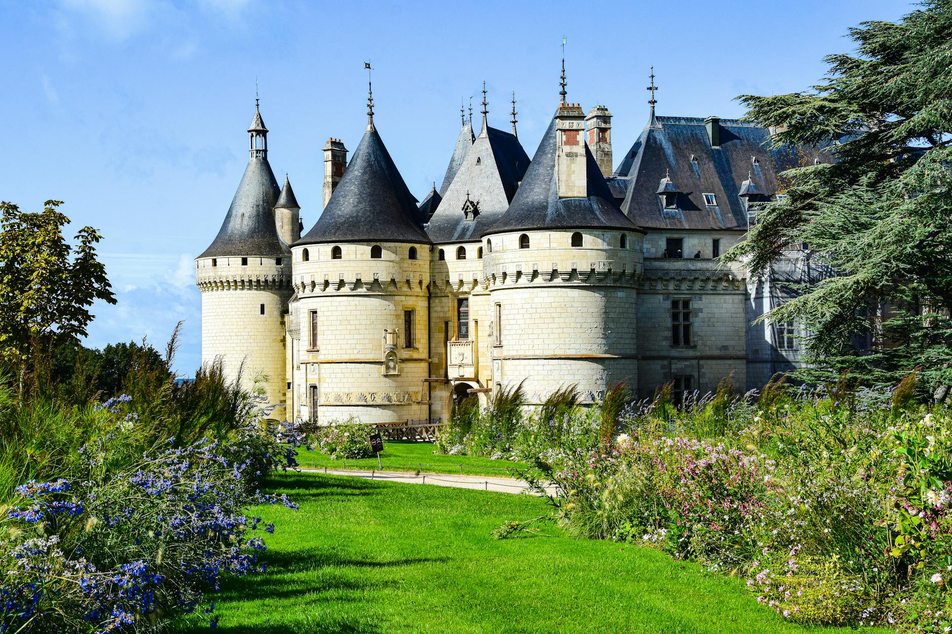 Château de Chaumont with lush gardens