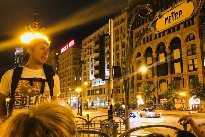 Chicago: Gangsters and Ghosts Walking Tour - Starting in the shadows: where you meet and how the timing works