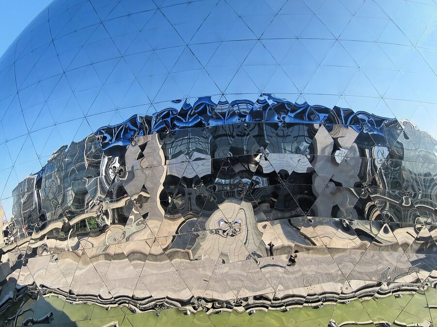 Reflections on La Geode sphere at La Villette