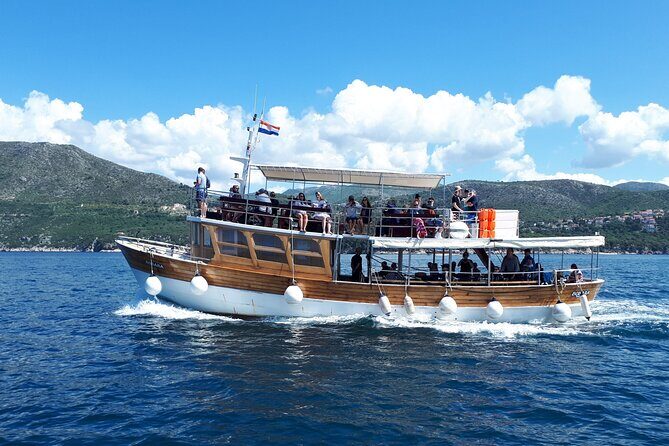Dubrovnik Elafiti Islands Cruise with Lunch, Drinks and Pickup - Stop 1: Koločep and the calm “first island” rhythm