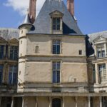 fontainebleau-palace-sunlit-facade