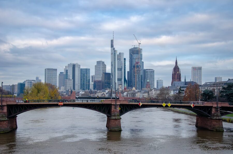 Frankfurt riverside promenade