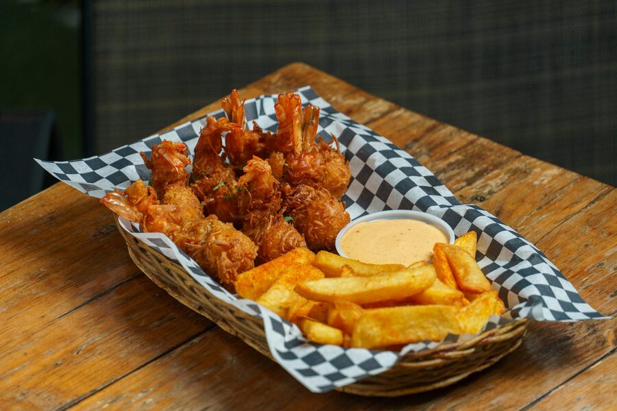 Golden fried shrimp in a basket