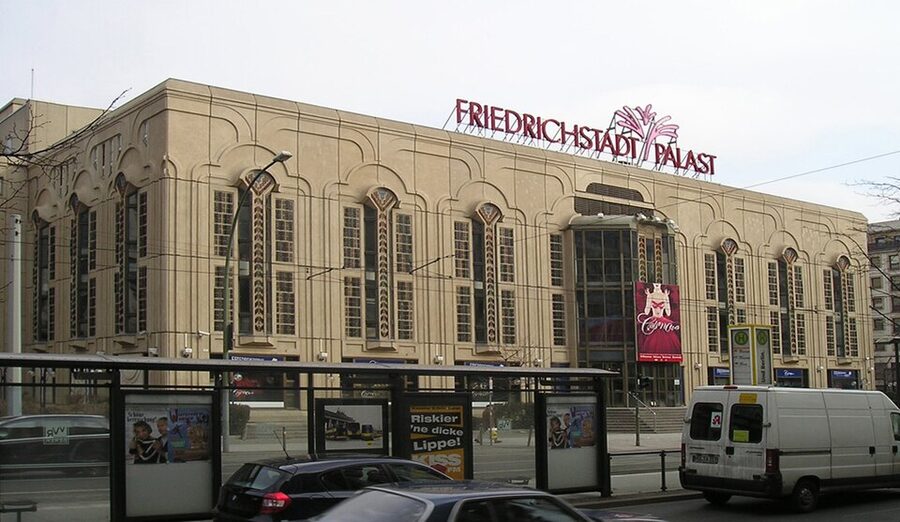 Friedrichstadtpalast Berlin exterior facade