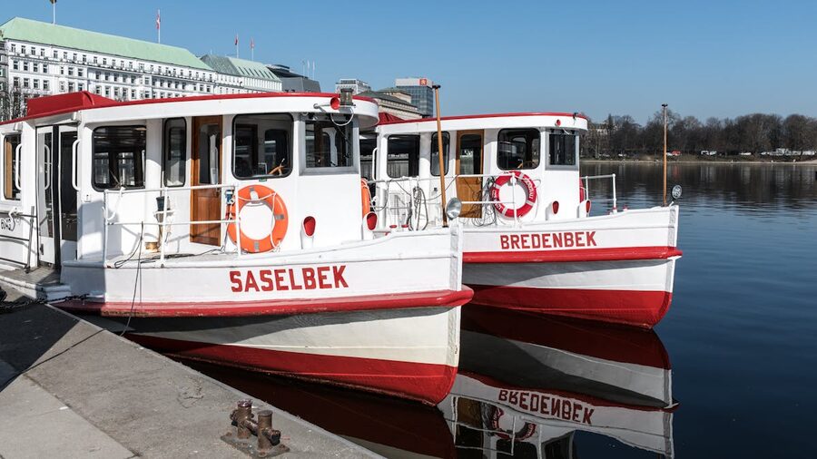 Hamburg city bike tour and sightseeing