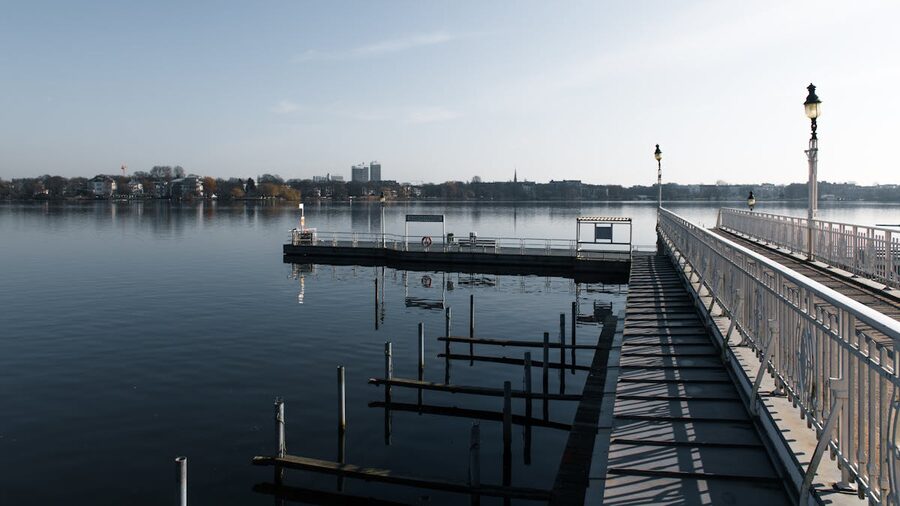 Hamburg city bike tour and sightseeing