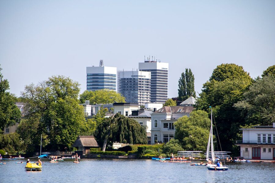 Hamburg city bike tour and sightseeing