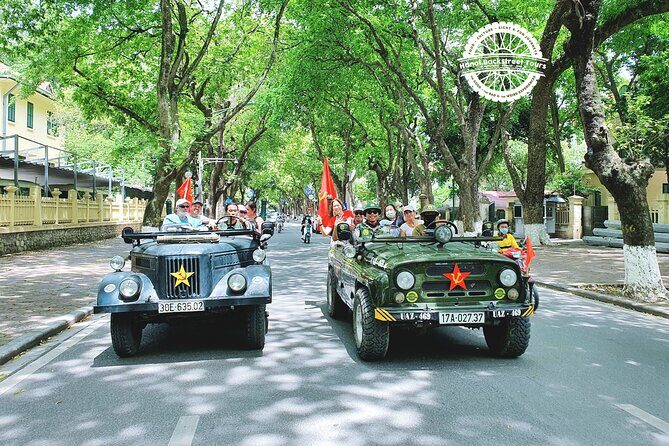 Hanoi Jeep Tour: Food, Culture and Fun by Vietnam Army Jeep - Stop 1: Chợ Trời backstreets for real street-life views