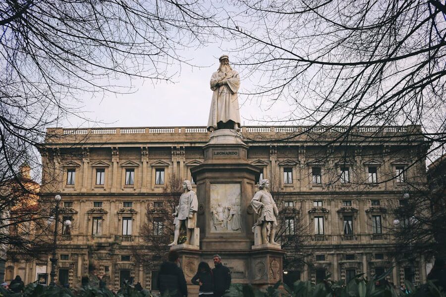 Leonardo da Vinci monument in Milan