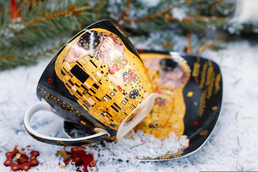 Klimt The Kiss artwork detail