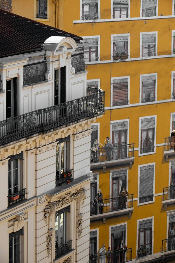 Trompe-l'oeil painted wall in Lyon