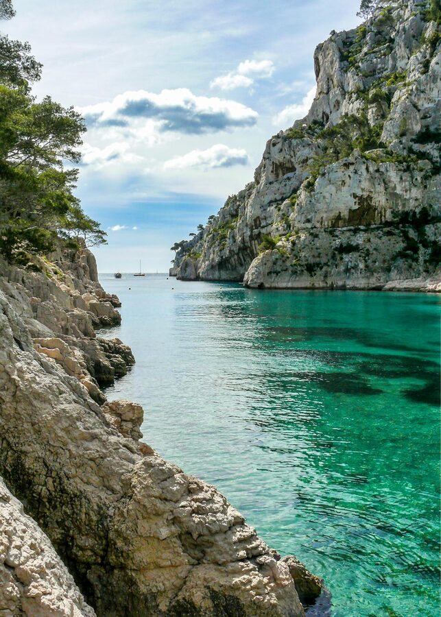 Turquoise water in the Marseille Calanques