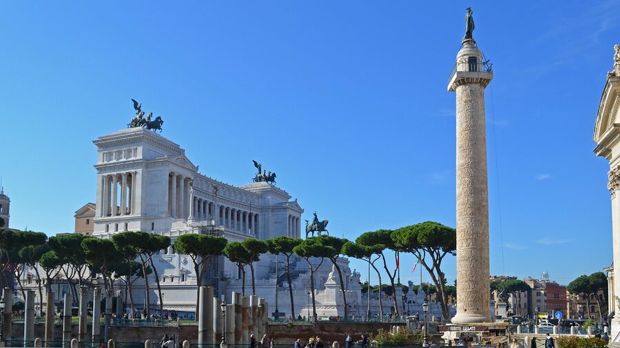 Piazza del Popolo Rome pillar at park entrance