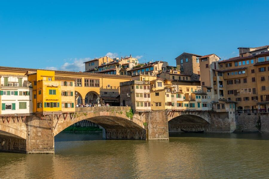 Ponte Vecchio historic bridge over the Arno