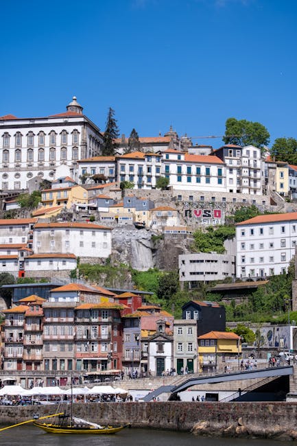 Dom Luis I Bridge spanning the Douro River in Porto