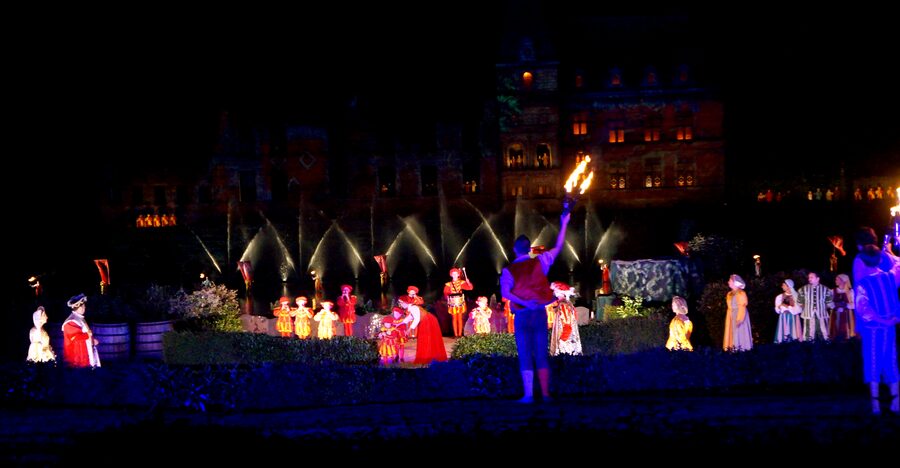 Puy du Fou Cinescenie night spectacle
