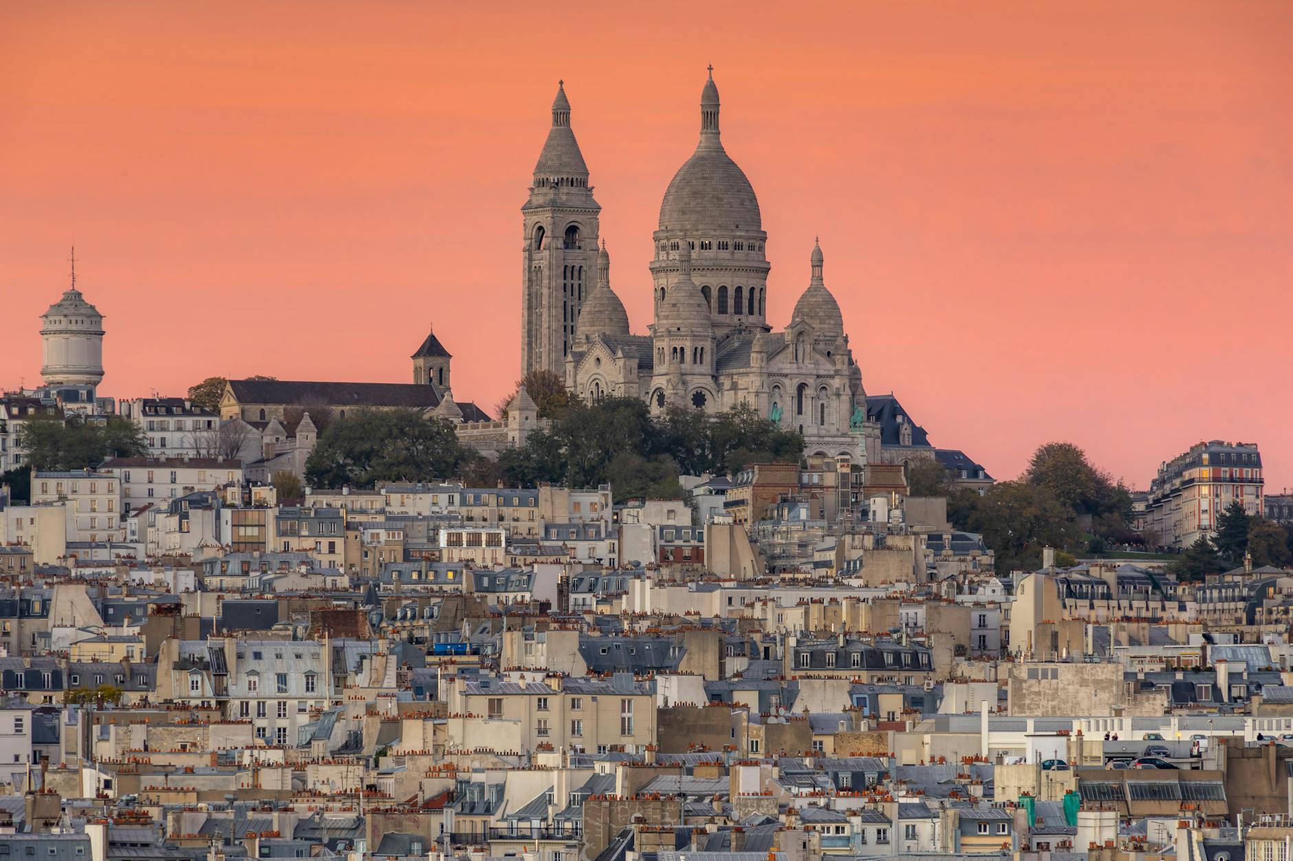 Sacré-Cœur Basilica in orange sunset light
