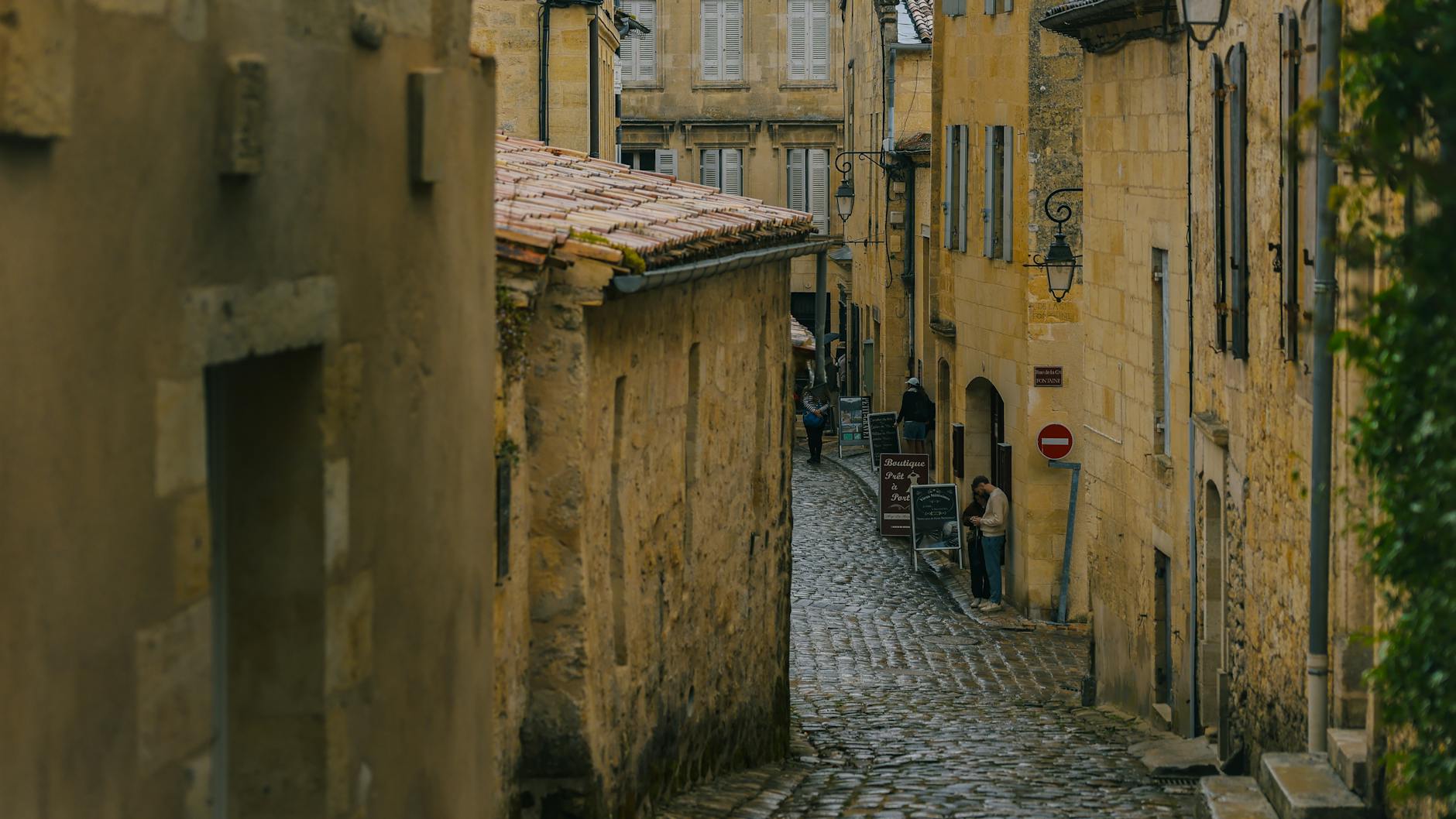 Cobblestone street in historic Saint-Émilion old town