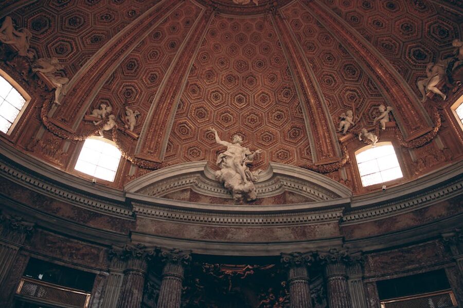 Sant Andrea al Quirinale dome sculptures