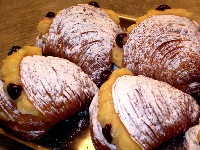 Sfogliatella Santarosa pastry